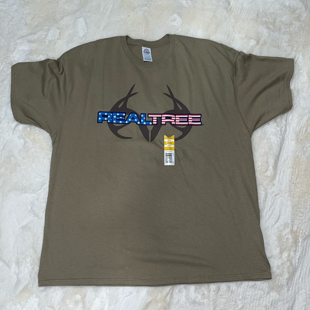 NWT Men’s Real tree tshirt